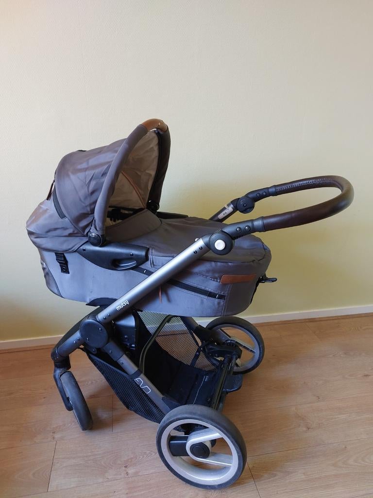 Complete Mutsy Evo kinderwagen/wandelwagen met accessoires, Kinderen en Baby's, Kinderwagens en Combinaties, Ophalen, Gebruikt
