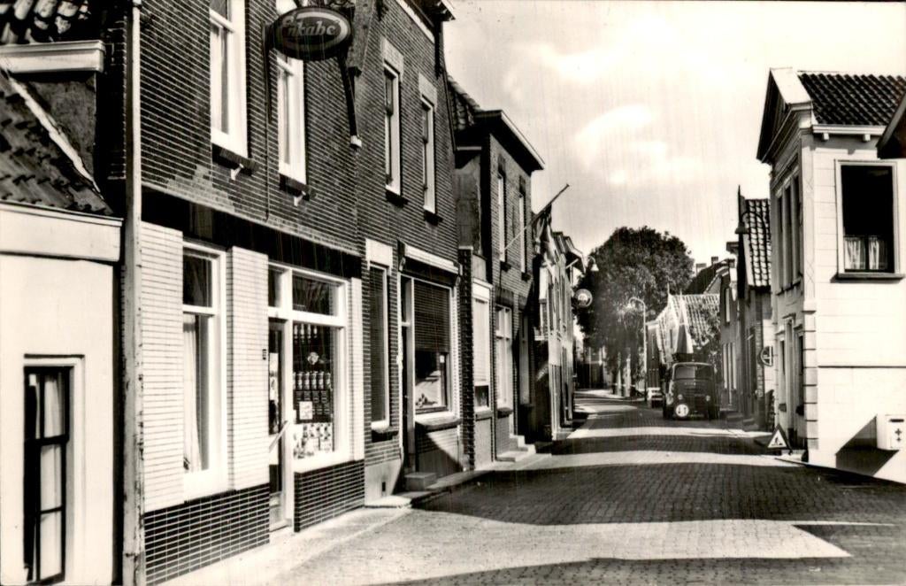 Gouderak - Dorpsstraat - Straatzicht, Verzamelen, Ansichtkaarten | Nederland, Gelopen, Zuid-Holland, 1940 tot 1960, Ophalen of Verzenden