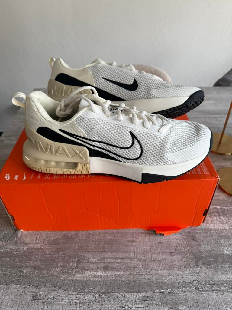 Nieuw paar nike air max alpha trainer 6 in maat 48,5 (48.5), Overige kleuren, Nieuw, Ophalen of Verzenden, Sneakers of Gympen