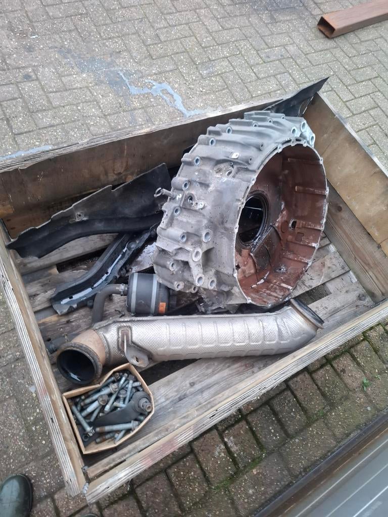 Div Daf XF onderdelen uitlaat pijp vliegwielhuis etc, Ophalen of Verzenden, Gebruikt, DAF, Overige Auto-onderdelen