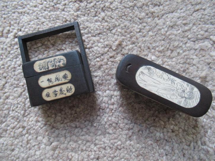 JAPANSE DOOSJES hardhout oud onbeschadigd 8x9 cm  en 10x4 cm, Antiek en Kunst, Curiosa en Brocante, Ophalen of Verzenden