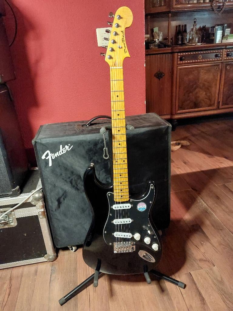 Doodad Starchaser Stratocaster 2017 Black izgst. ruil mog, Ophalen, Zo goed als nieuw, Solid body, Fender