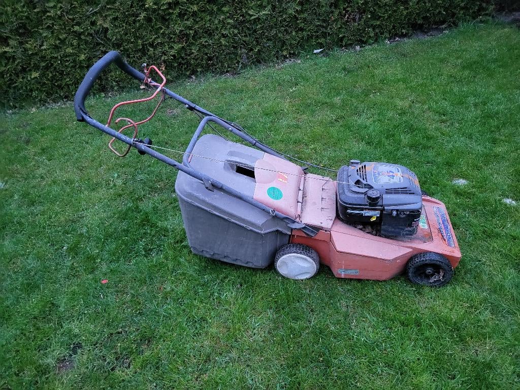 Grasmaaier husqvarna 43s, Tuin en Terras, Grasmaaiers, Ophalen, Cirkelmaaier, Gebruikt, Opvangbak