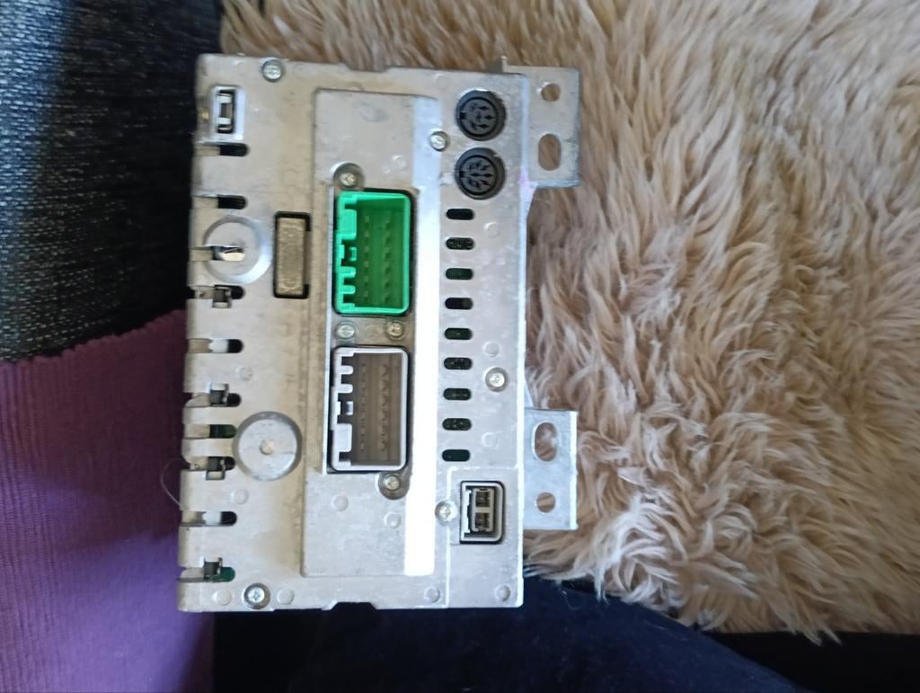 Volvo auto radio, Ophalen