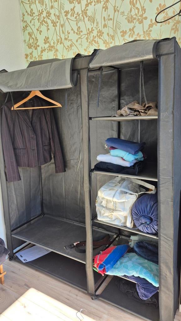 Stoffen kledingkast, Huis en Inrichting, Kasten | Kledingkasten, Ophalen of Verzenden, Zo goed als nieuw, 50 tot 75 cm, 150 tot 200 cm
