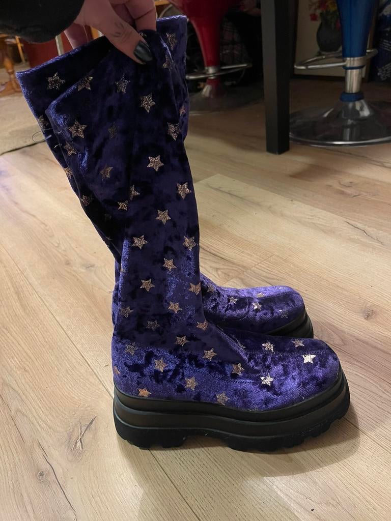 Koi goth/alt paarse platform laarzen mt 37 (38? vallen ruim), Kleding | Dames, Ophalen of Verzenden, Gedragen, Overige kleuren