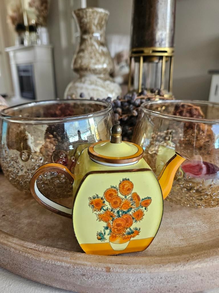 Trade plus aid miniatuur theepotje - Van Gogh Zonnebloemen, Ophalen of Verzenden