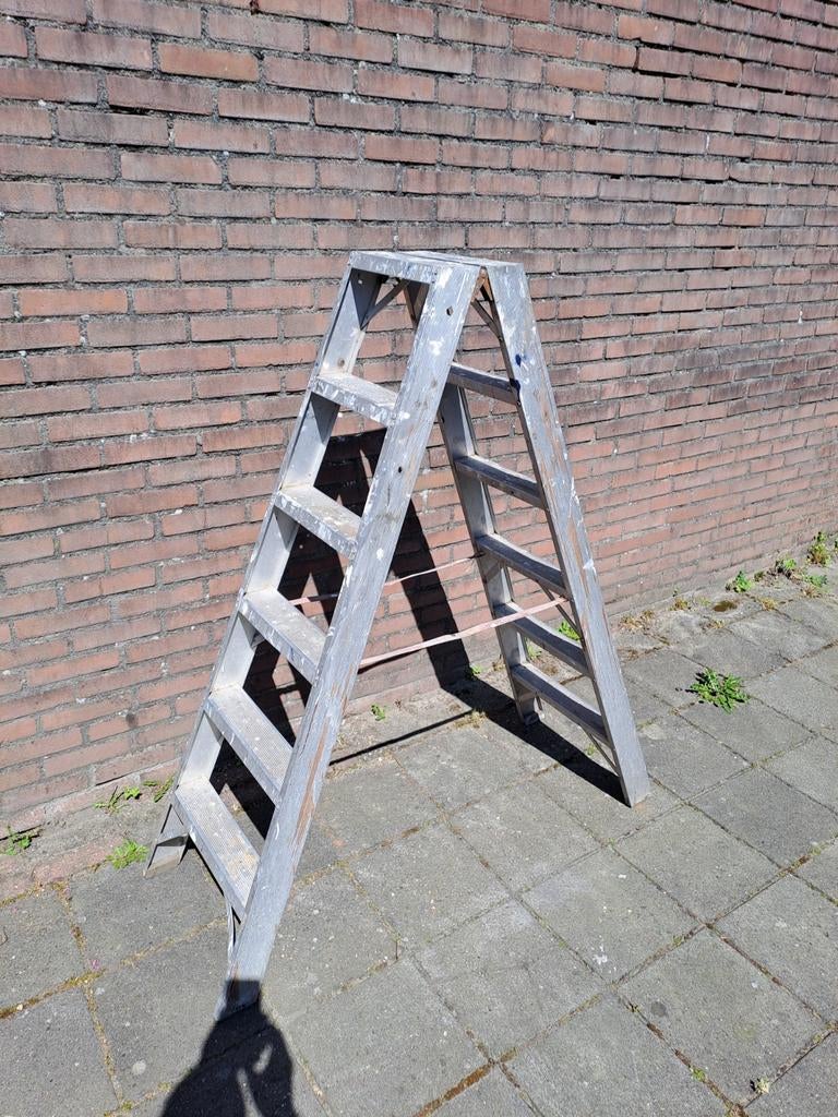 A trap, Dubbele oploopbare trap, schilderstrap, Ophalen, Minder dan 2 meter
