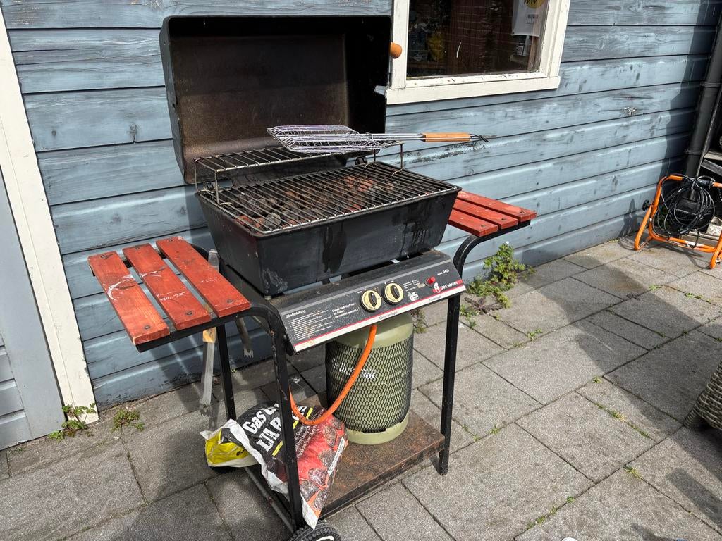 GasBBQ met lavastenen, incl. gasfles (bijna leeg), Ophalen, Gebruikt