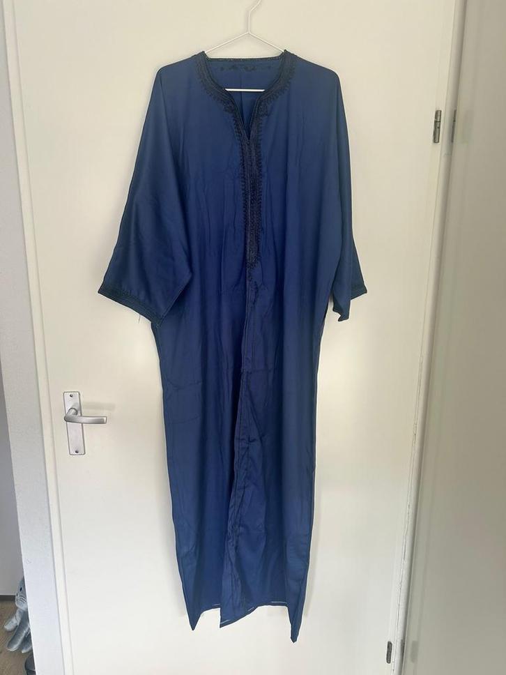 Mooie blauwe Djellaba, traditionele Marokkaanse jurk, Kleding | Dames, Jurken, Zo goed als nieuw, Maat 42/44 (L), Blauw, Onder de knie