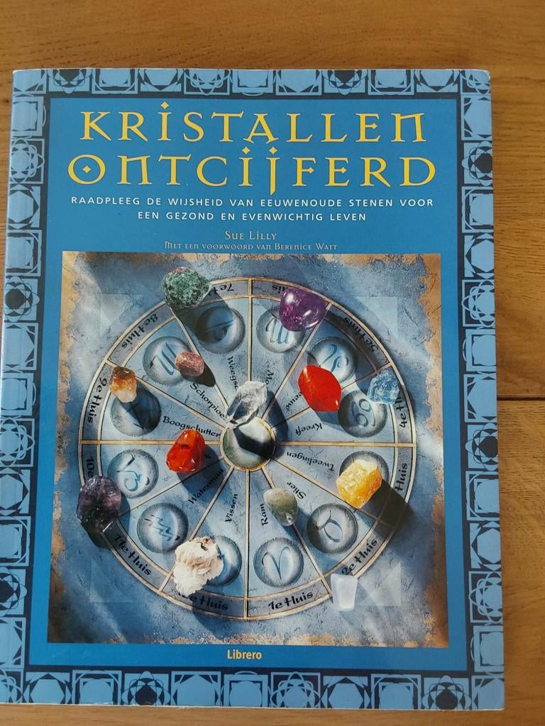 KRISTALLEN ONTCIJFERD, Boeken, Ophalen of Verzenden, Zo goed als nieuw, Astrologie, Overige typen