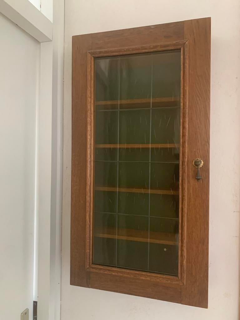 Antiek houten medicijnkastje met glazen deur, Ophalen