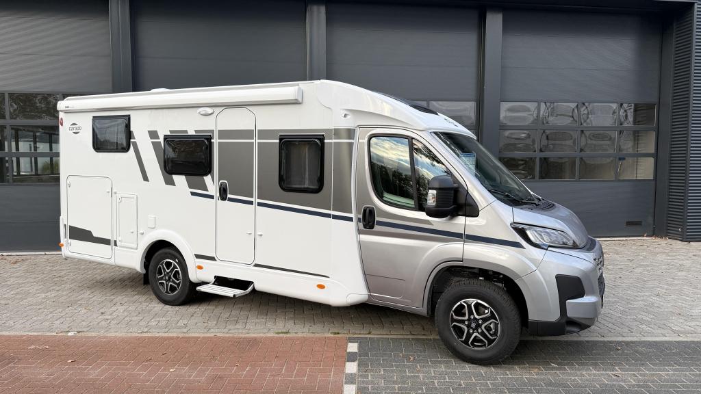Carado V347 PRO+, Caravans en Kamperen, Campers, Automaat, Chemisch toilet, Standaard zit, Luifel