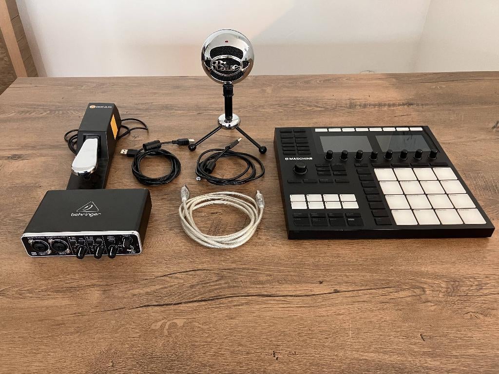 Maschine MK3 + Interface + MIDI Keyboard + Mic + Kabels, Ophalen, Gebruikt