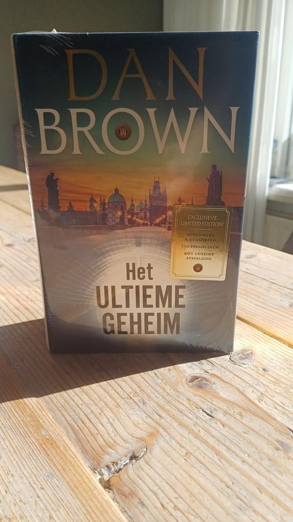 Dan Brown - Het ultieme geheim (luxe editie), Boeken, Ophalen of Verzenden, Nieuw, Dan Brown