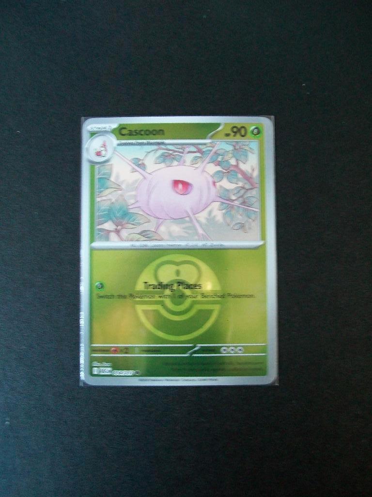 8245. Nieuwe Pokemon Kaart holofoil CASCOON HP 90 (014/217), Verzenden, Nieuw, Losse kaart, Foil