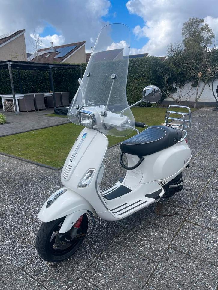 Witte Vespa S Scooter - Zo goed als nieuw, Fietsen en Brommers, Scooters | Vespa, Zo goed als nieuw, Vespa LXV, Maximaal 45 km/u