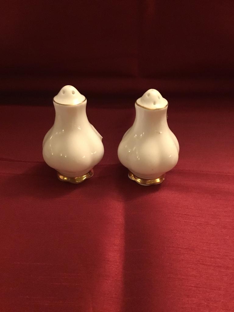 Royal Albert Val D’or peper en zout stel, Ophalen of Verzenden, Nieuw, Porselein, Overige typen
