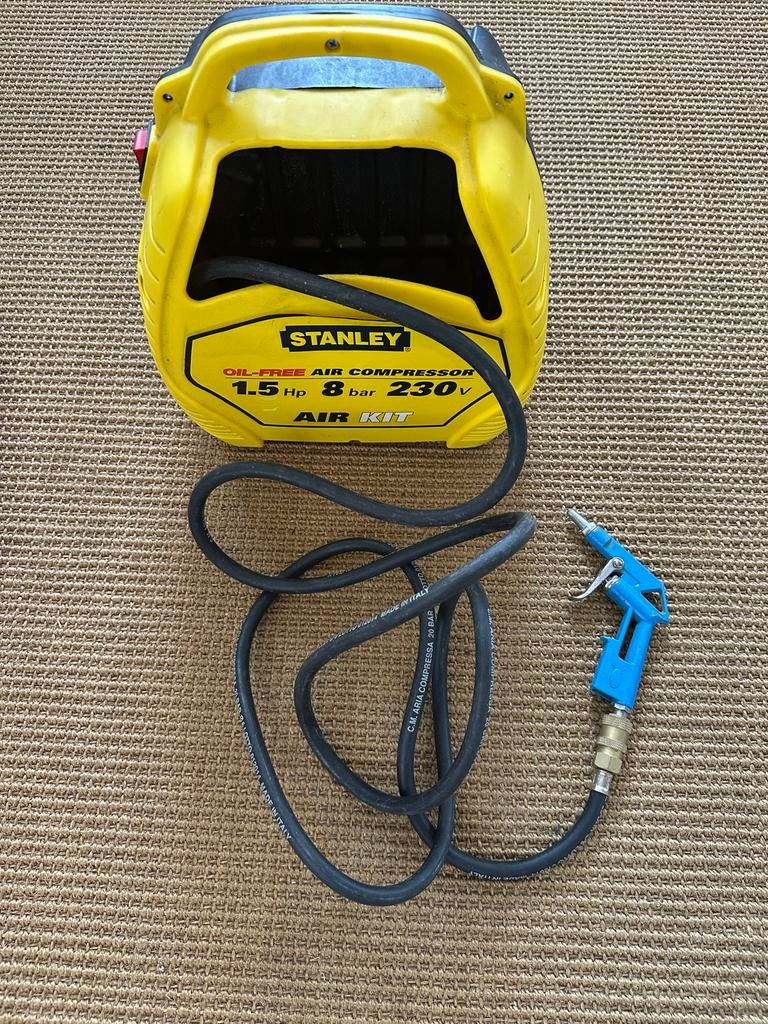 Stanley compressor 1.5 Hp 8 bar, Doe-het-zelf en Verbouw, Compressors, Ophalen, 6 tot 10 bar, Zo goed als nieuw, Minder dan 200 liter/min