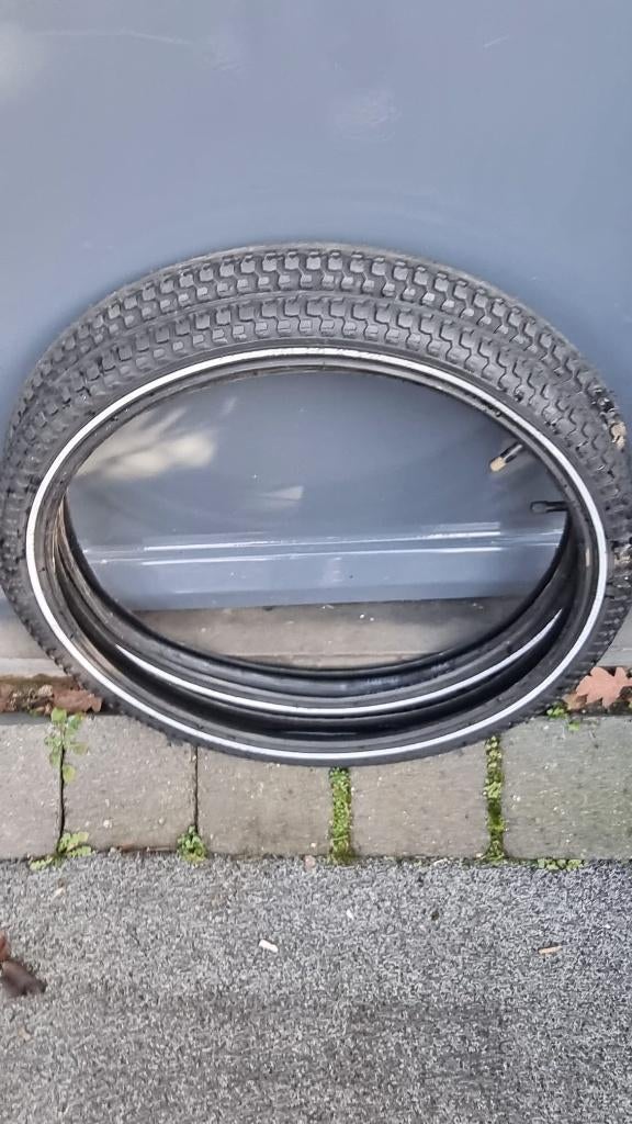 Twee nieuwe fietsbanden plus binnenband de maat is 20 inch, Fietsen en Brommers, Fietsonderdelen, Ophalen, Nieuw, Band, Rubber