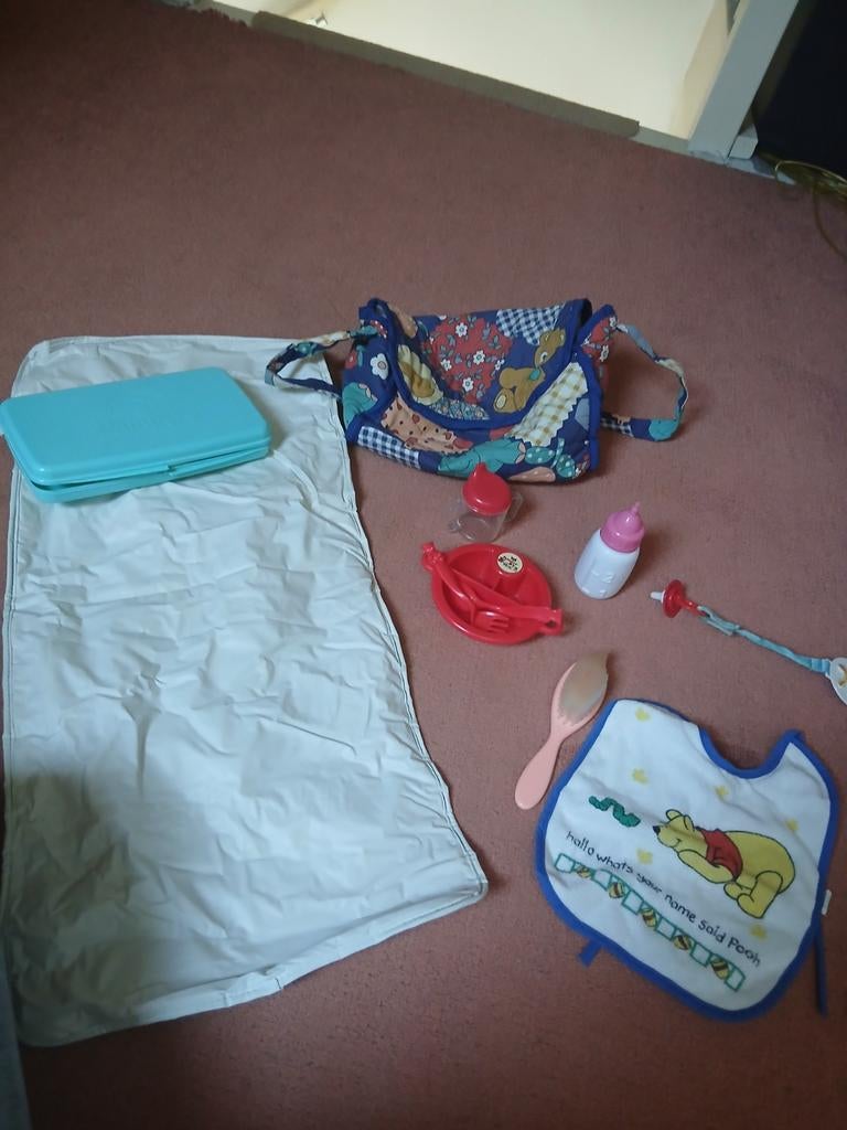 Poppen accessoires, luiertas, flesjes en meer, Ophalen of Verzenden, Zo goed als nieuw