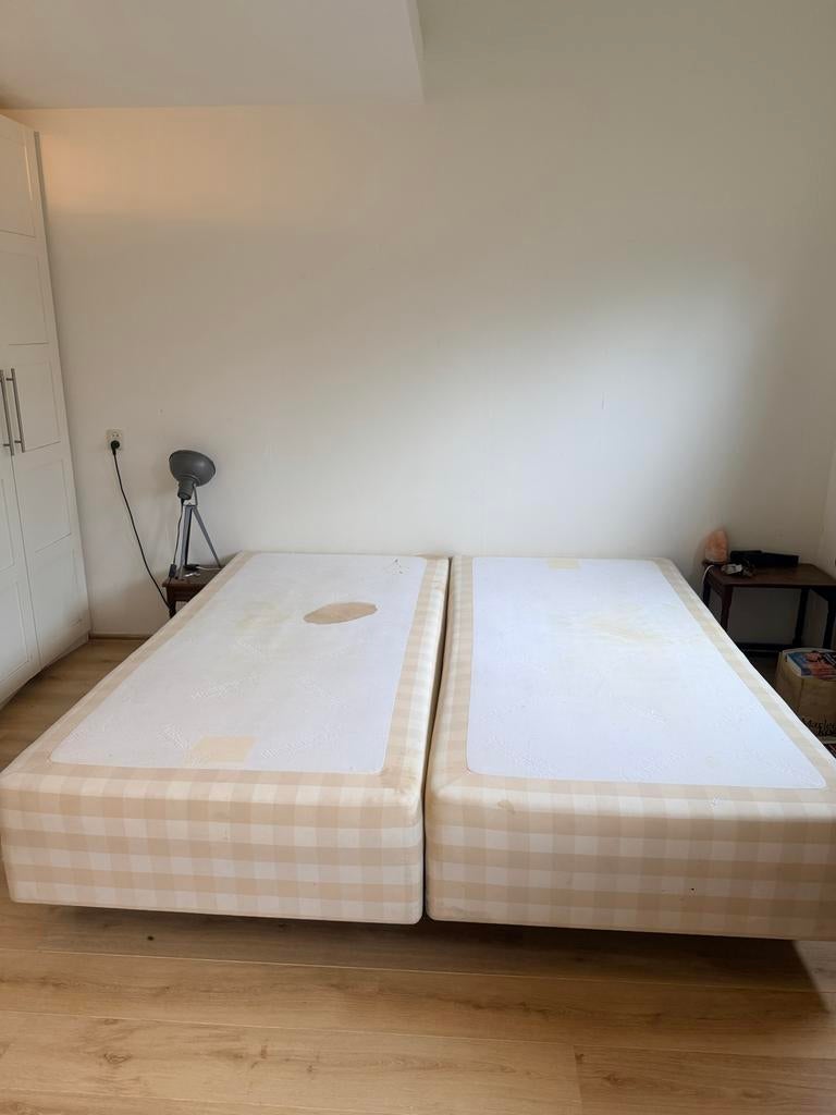 Hästens bed 210x210 gebruikt zonder topper, Ophalen, Gebruikt, Tweepersoons, Overige maten