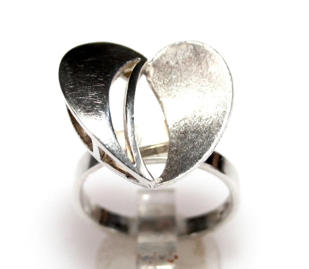 Prachtige Opengewerkte Sterling Zilver Hart Ring, Ophalen of Verzenden, Zo goed als nieuw, 17 tot 18, Dame