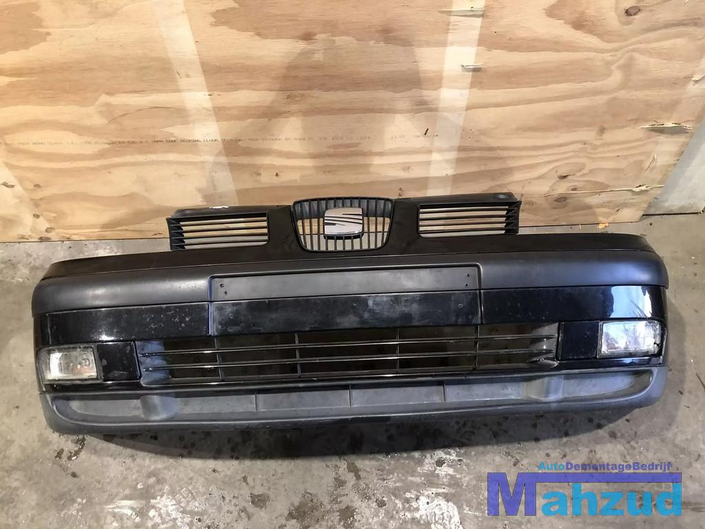 SEAT IBIZA 2 6K1 zwart voorbumper LC9Z, Auto-onderdelen, Carrosserie en Plaatwerk, Bumper, Seat, Voor, Gebruikt, Ophalen of Verzenden