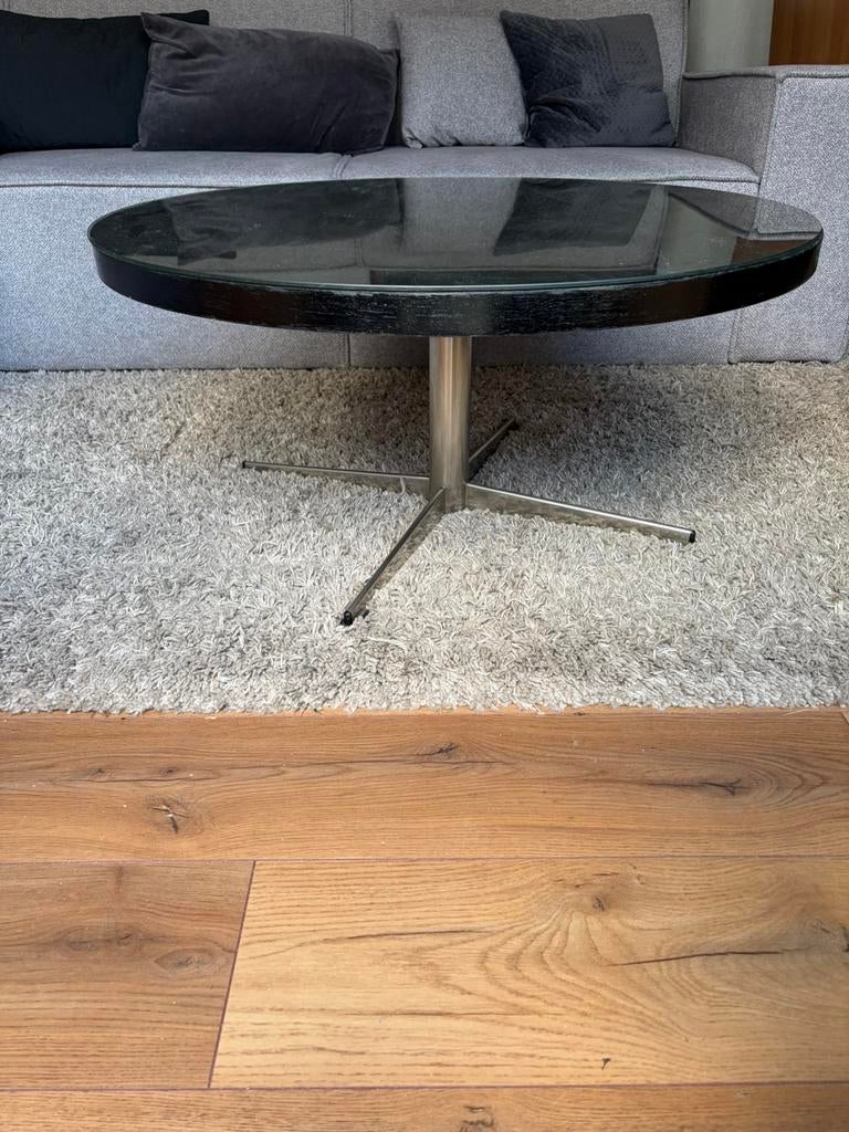 vintage salontafel met chromen poot En glazen plaat, Huis en Inrichting, Ophalen, 50 tot 100 cm, Zo goed als nieuw, Minder dan 50 cm