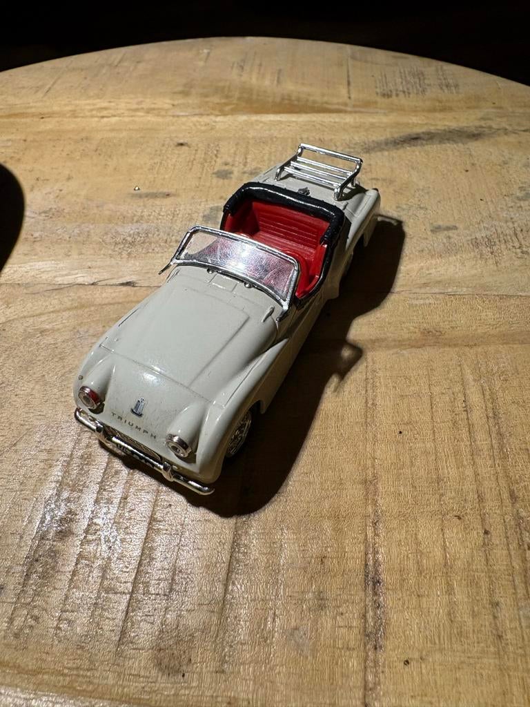 Triumph modelauto, Hobby en Vrije tijd, Overige merken, Gebruikt, Auto, 1:32 tot 1:50