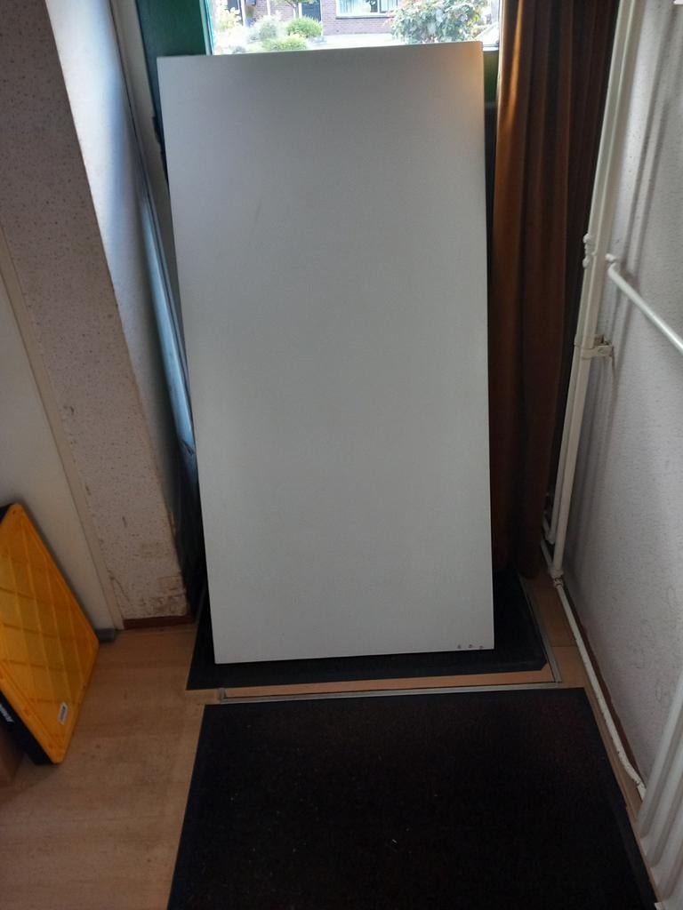 Demontabele tafel;  blad 140 x 70 cm , poten 73cm, Ophalen