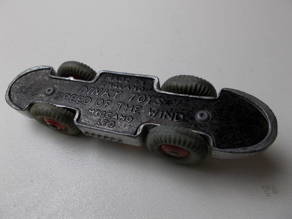 1936/46 Dinky Toys 23E SPEED OF THE WIND RACING CAR. (-R-), Ophalen of Verzenden, Gebruikt, Auto, Dinky Toys