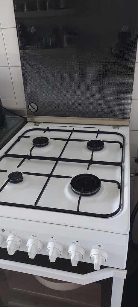 Indesit gasfornuis met oven, Witgoed en Apparatuur, Fornuizen, Ophalen