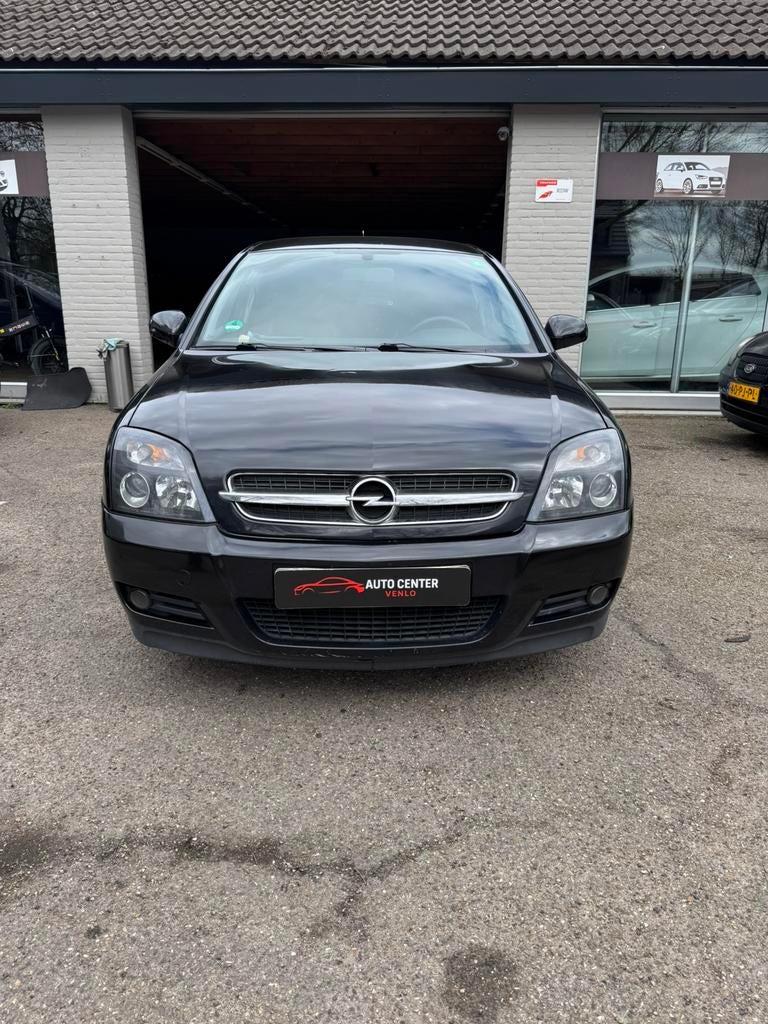 Opel Vectra 2.2 16V GTS 2005 Automaat, Auto's, 1380 kg, Zwart, 4 cilinders, 715 kg