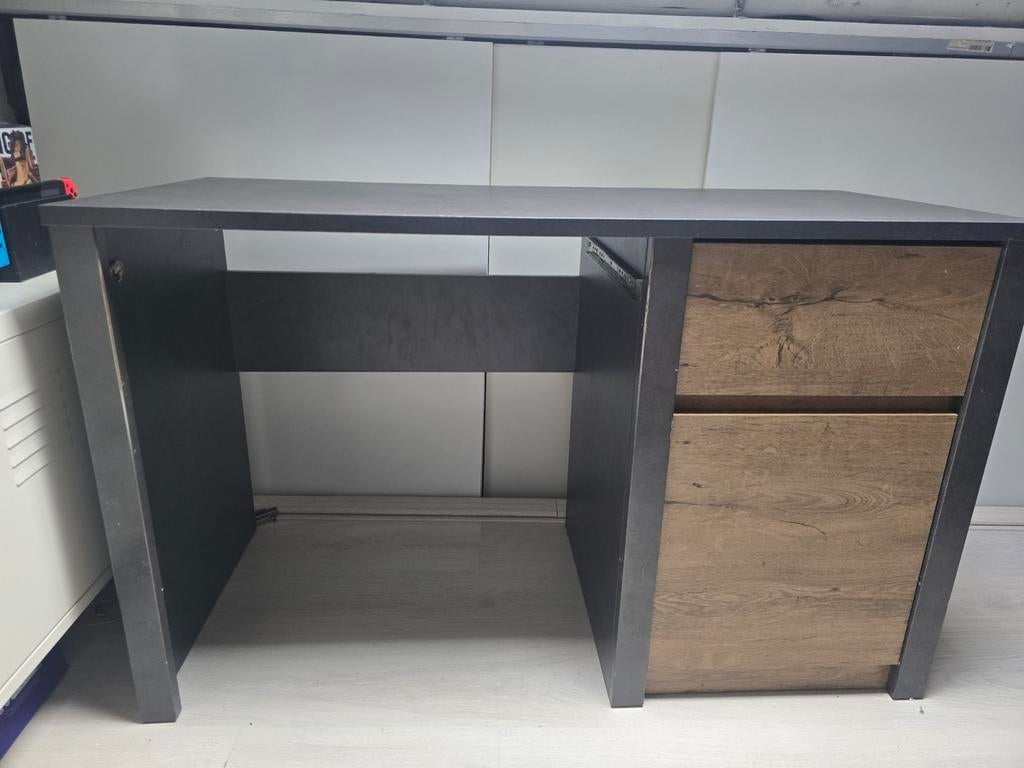 Stoer jongensbureau 120x54x75 voor studie of gaming, Ophalen, Gebruikt
