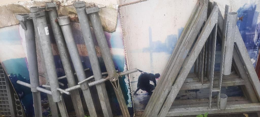 Grondpalen / Bordpalen, Ophalen, Gebruikt, 180 tot 250 cm, Palen