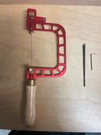Figuurzaag / Coping Saw - Rood met Houten Handvat, Doe-het-zelf en Verbouw, Gereedschap | Handgereedschap, Ophalen of Verzenden