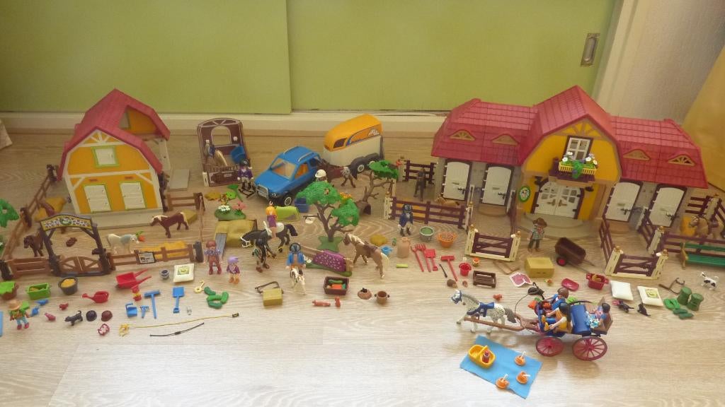 super grote manege set  trailer wasplaats etc.5220 t/m 5229, Kinderen en Baby's, Speelgoed | Playmobil, Ophalen of Verzenden, Zo goed als nieuw