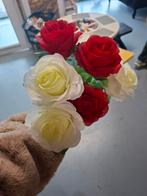 Boeket kunstbloemen, rode en witte rozen, Ophalen of Verzenden