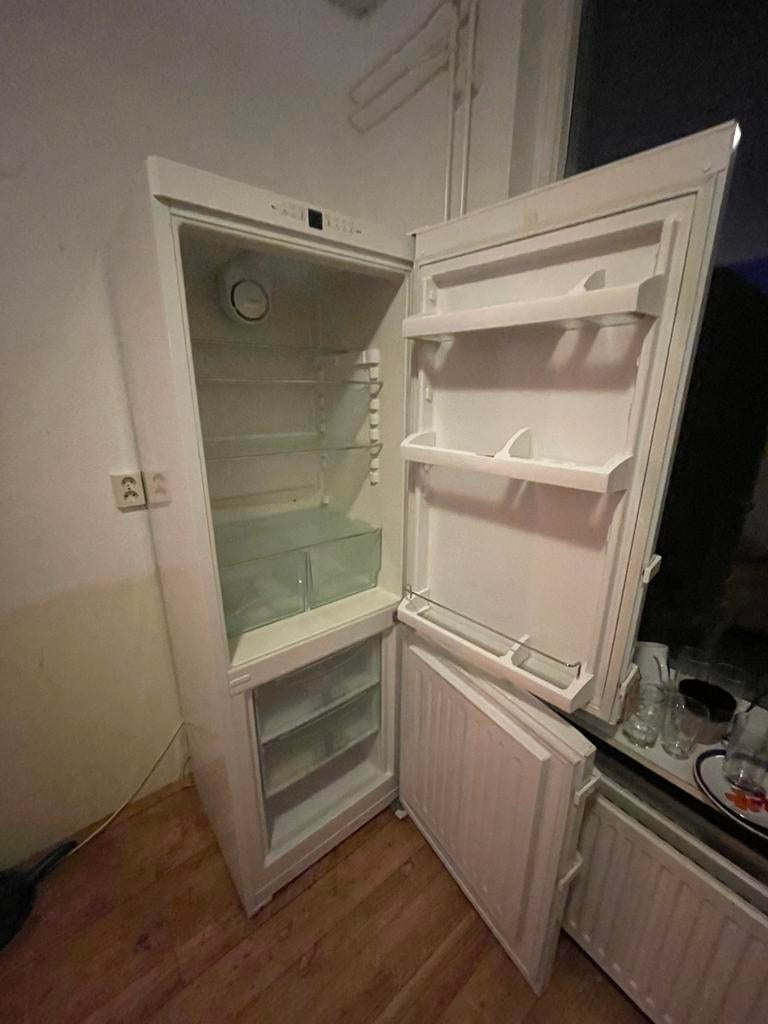 LIEBHERR koelkast/diepvries, Witgoed en Apparatuur, Koelkasten en IJskasten, 200 liter of meer, Ophalen of Verzenden, Zo goed als nieuw