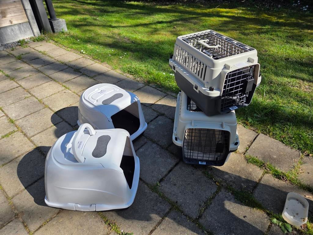 Kattenbakken en reismandjes voor katten, Ophalen, Zo goed als nieuw