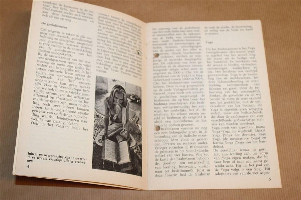 Wijsheid uit het Oosten — Oosterse Filosofie 1971 Vintage, Boeken, Ophalen of Verzenden, Gelezen, Overige onderwerpen, Achtergrond en Informatie