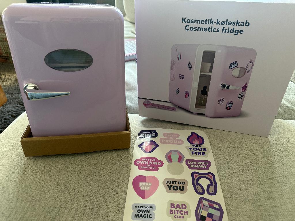 Paarse mini cosmetica koelkast met stickers, Ophalen of Verzenden, Nieuw, Paars, Gehele gezicht