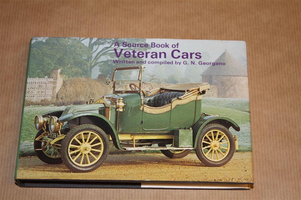 Bronnenboek voor oldtimers. Bronnenboek voor oldtimers., Ophalen of Verzenden, Gelezen