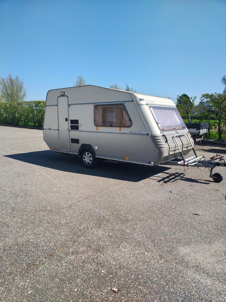 Nette kip caravan  nieuwe adv 22/4, Caravans en Kamperen, Caravans, Bedrijf, tot en met 2, 750 - 1000 kg, Rondzit, Kip, 4 tot 5 meter