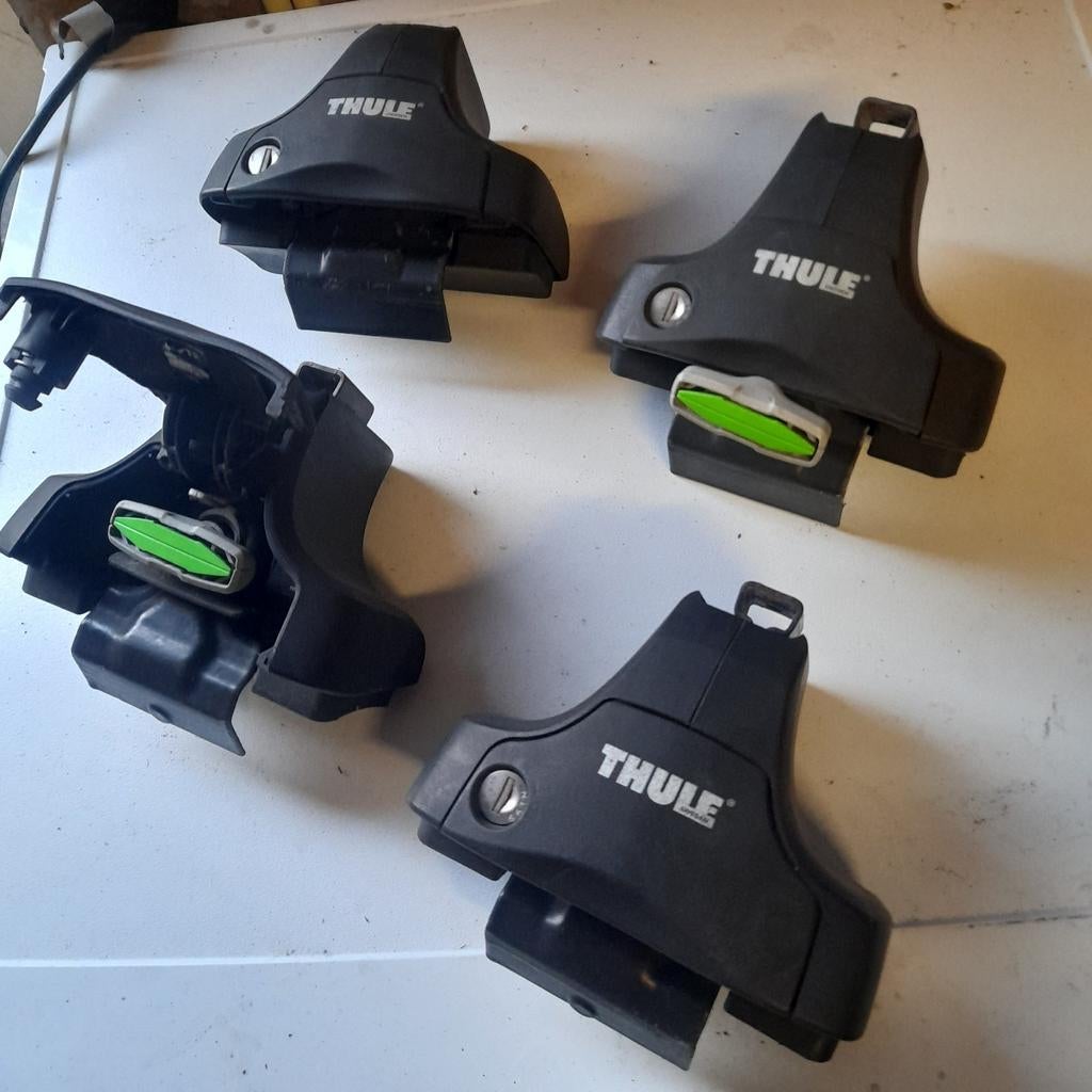 GOEDKOOP THULE 754 VOETENSET, Auto diversen, Dakdragers, Ophalen