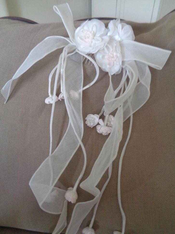 Vintage haarstukje…(Fotonr V85), Kleding | Dames, Trouwkleding en Trouwaccessoires, Zo goed als nieuw, Accessoires, Wit, Ophalen of Verzenden