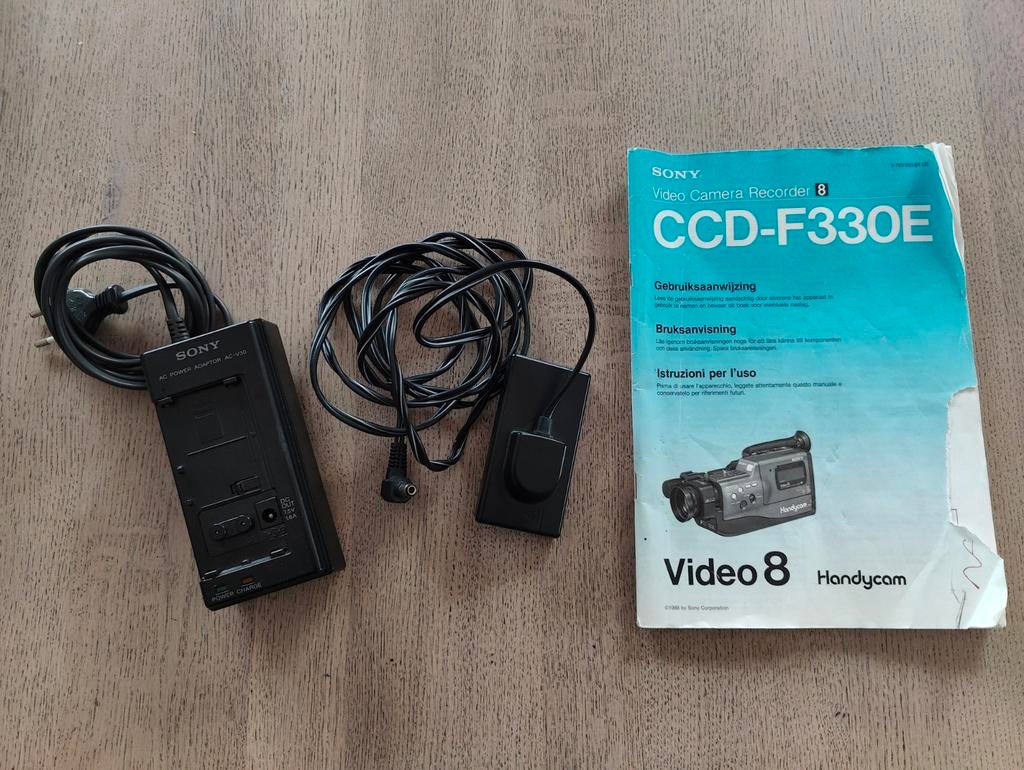 Oplader Sony CCD-F330E, Audio, Tv en Foto, Professionele Audio-, Tv- en Video-apparatuur, Ophalen of Verzenden, Audio