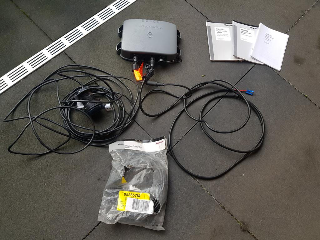 Raymarine DSM300 blackbox dieptemeter inclusief transducer, Watersport en Boten, Navigatiemiddelen en Scheepselektronica, Ophalen of Verzenden