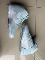 W Nike Dunk High NN - Maat 38- kleur licht blauw/wit, Kleding | Dames, Schoenen, Ophalen, Zo goed als nieuw, Blauw, Sneakers of Gympen